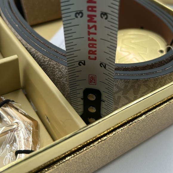 229- MICHAEL Michael Kors 6 In 1 Reversible Belt Set NWT - Picture 12 of 12